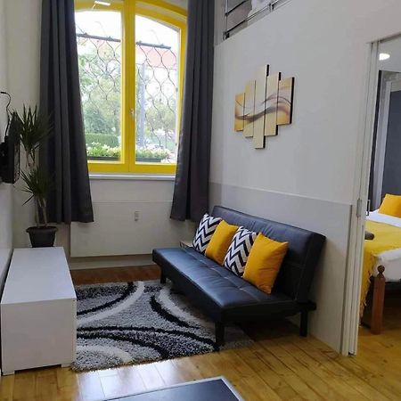 Lyly Apartment - Modern Apartment With Free Parking Praha Eksteriør bilde